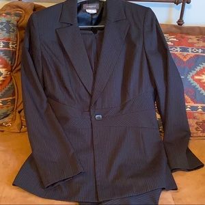 Pant suit of fine menswear fabric. Black w/blue.